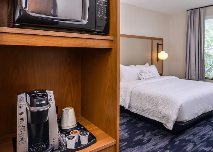 Fairfield Inn & Suites By Marriott Fort Worth Southwest At Cityview