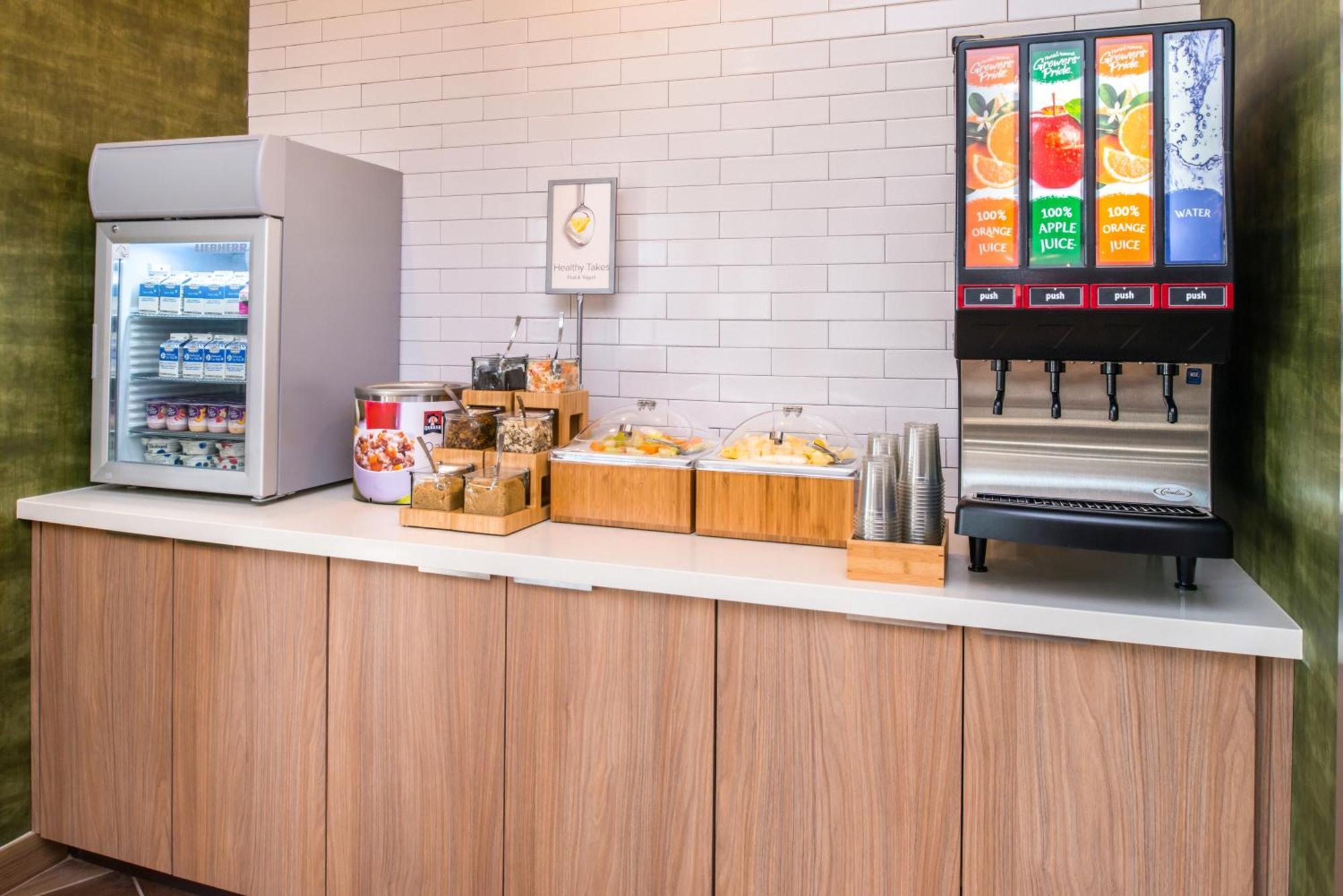 Fairfield & By Marriott Worth Southwest At Cityview Hotel
