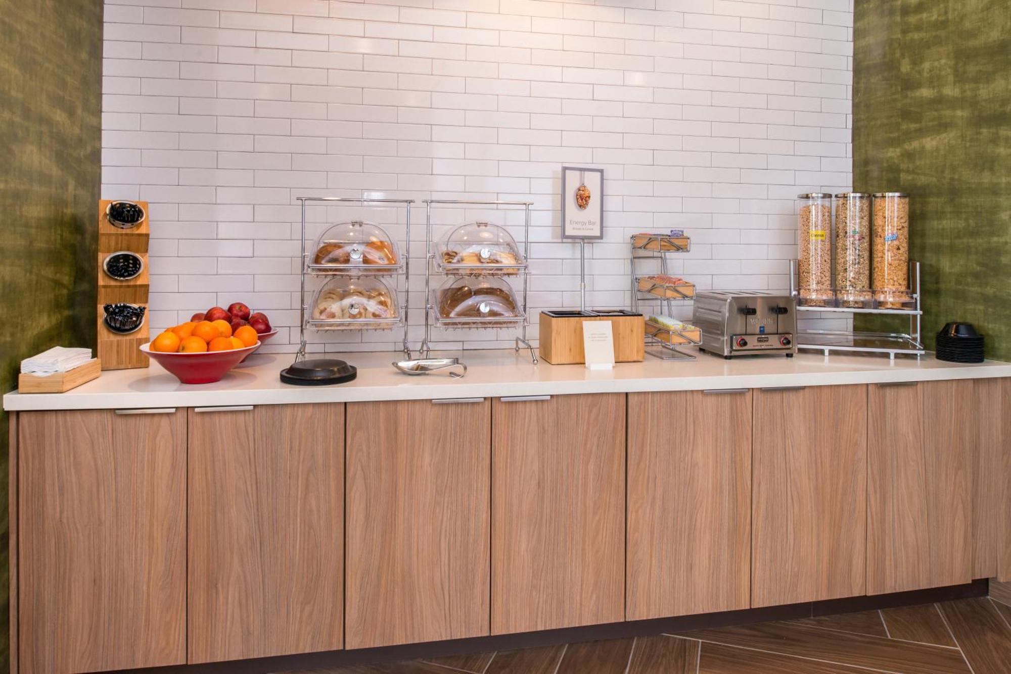 Fairfield & By Marriott Worth Southwest At Cityview Hotel