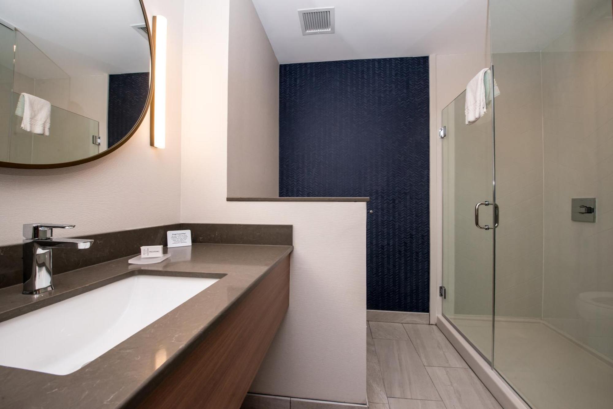 Fairfield & By Marriott Worth Southwest At Cityview Hotel