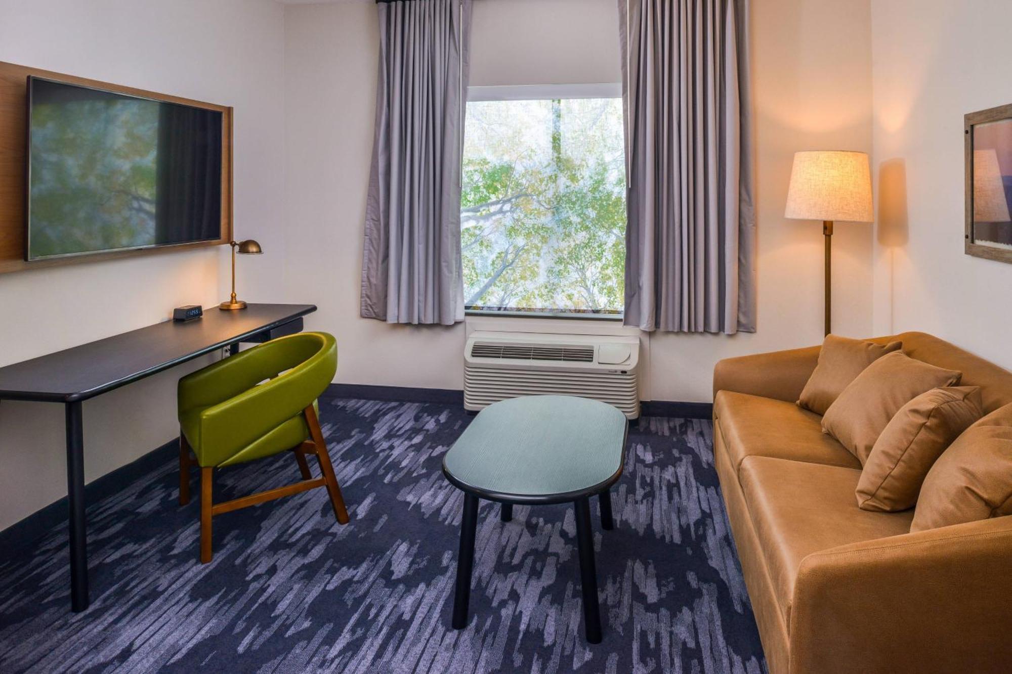 Hotel Fairfield & By Marriott Worth Southwest At Cityview