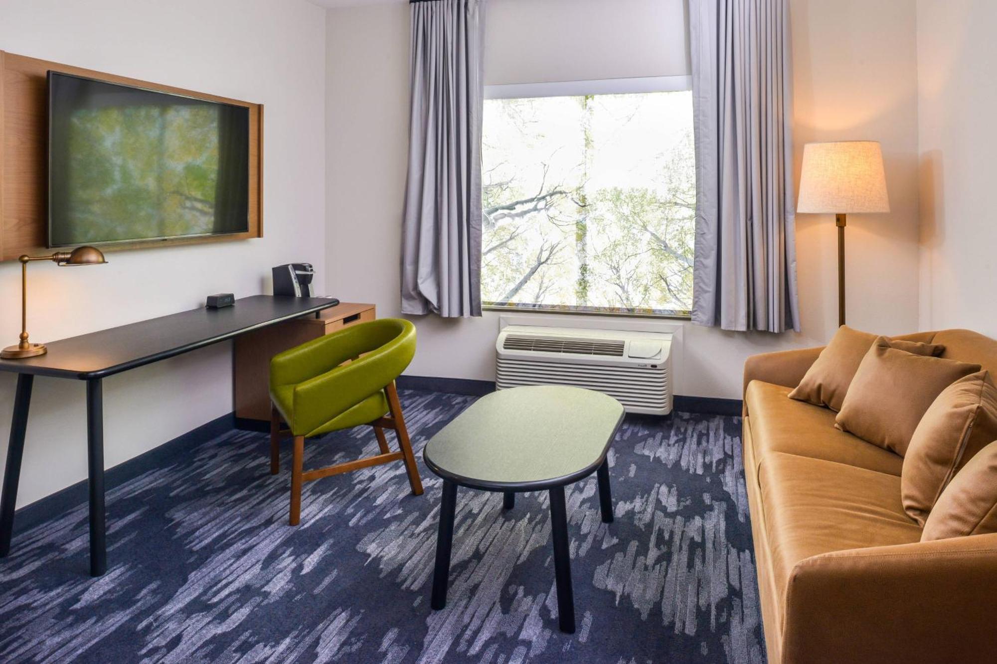 Fairfield & By Marriott Worth Southwest At Cityview 3*