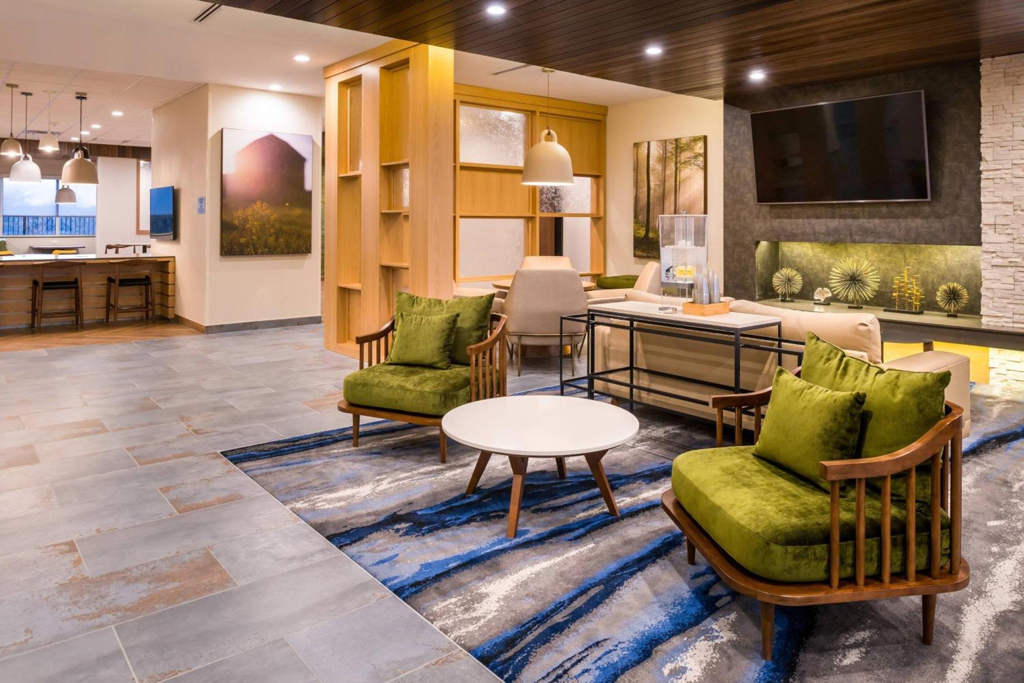 Fairfield & By Marriott Worth Southwest At Cityview Hotel